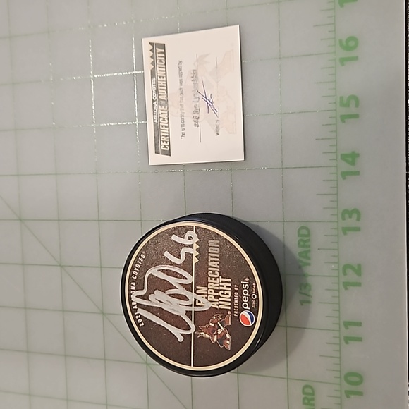 Coyotes hockey puck, signed by Lyubushkin - Picture 3 of 6